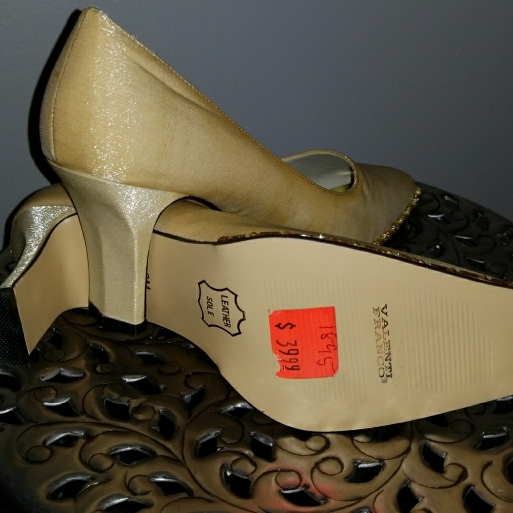 Shoes - Picture 2 of 5